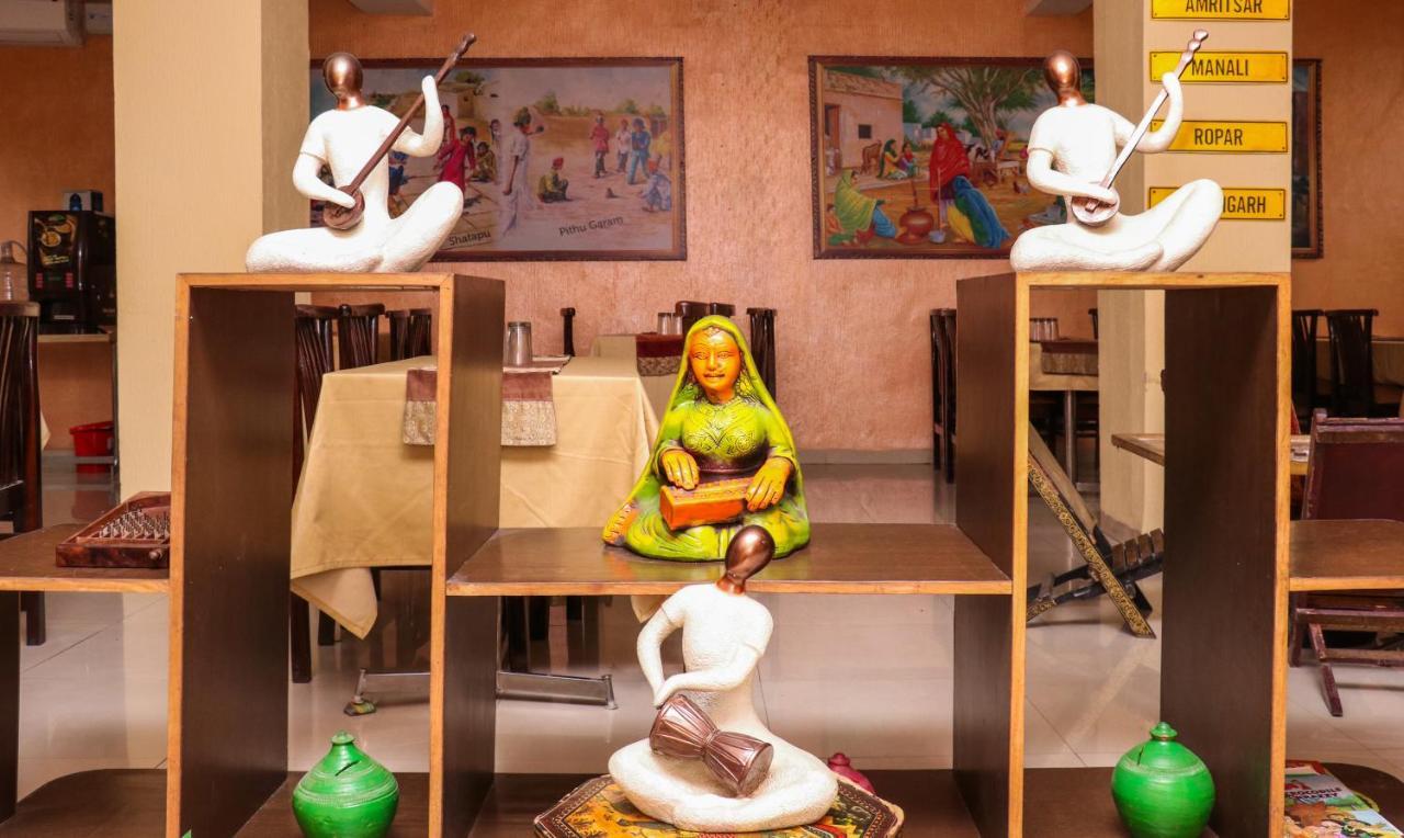 The Baghban Hotel & Resort, Baddi エクステリア 写真