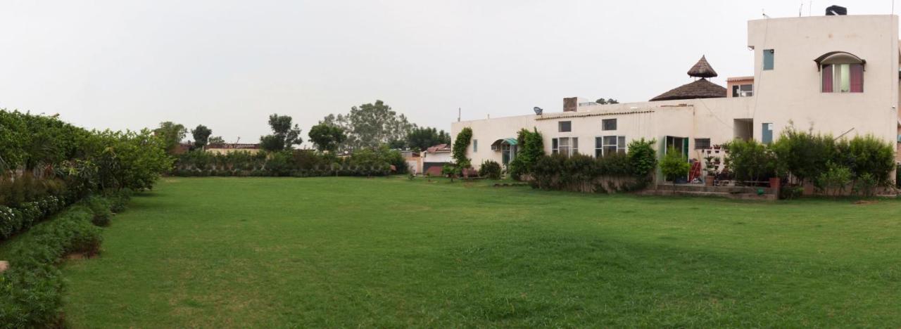 The Baghban Hotel & Resort, Baddi エクステリア 写真