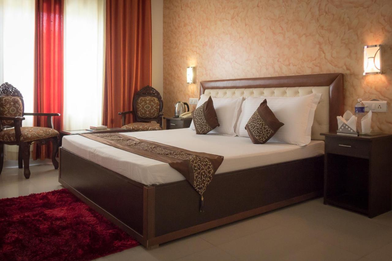 The Baghban Hotel & Resort, Baddi エクステリア 写真